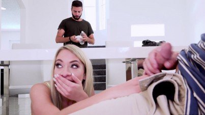 Mofos-Blonde Loves To Take A Risk-FOXNXX.COM