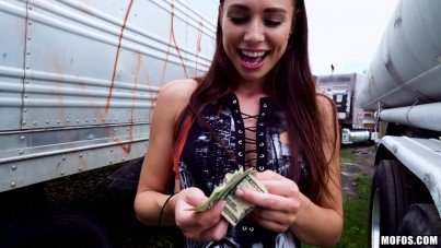 Mofos-The Smiling Beauty Gives Sex For Cash-FOXNXX.COM