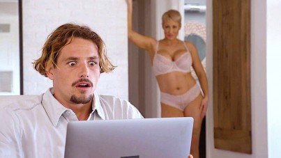 Naughty America-Private Photos On Her Mac-FOXNXX.COM